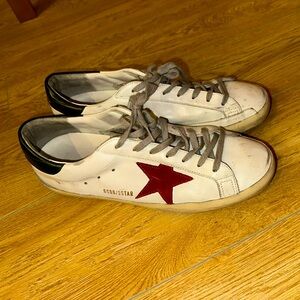 Golden Goose Superstar – White / Red Star